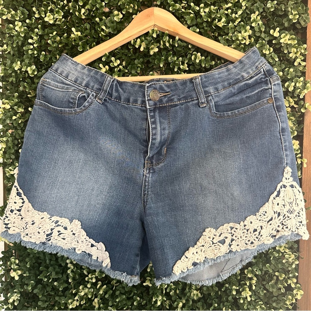 Reign Denim Shorts Lace Crochet Detail Junior Women's Plus Size 14 Casual Fit